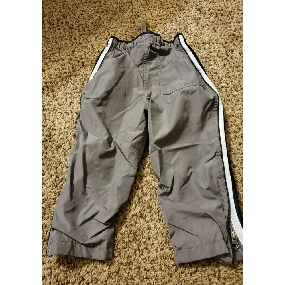 Boy's Oshkosh 2 t gray lined athletic pants